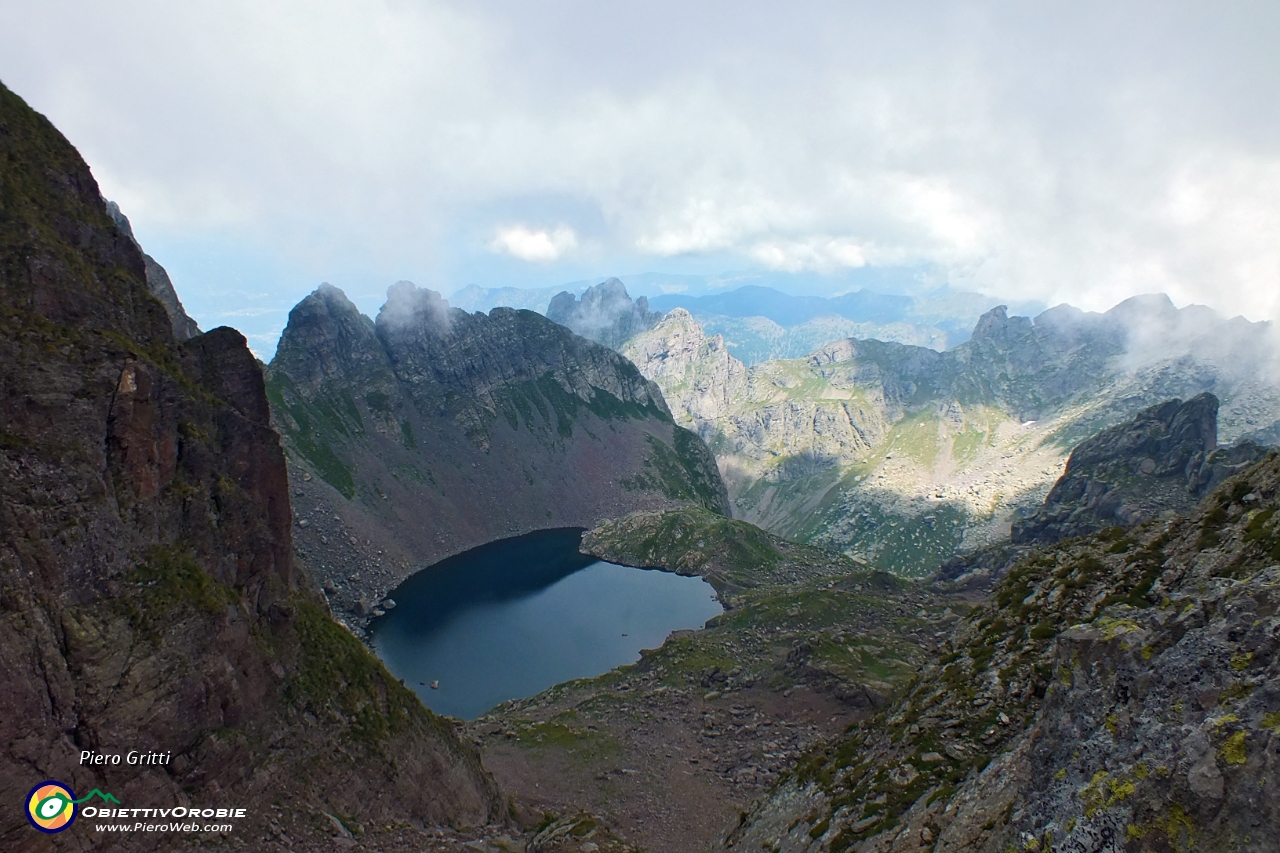 39 Noi ci alziamo, il lago si abbassa....JPG